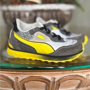 Puma Kids' Gray and Yellow Sneakers with rubble size 8